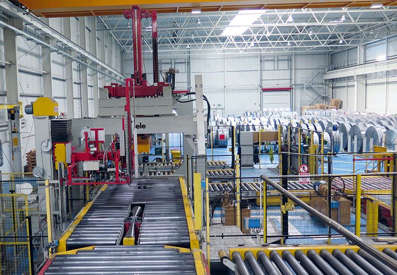 Packaging and/or strapping lines Handling & packaging line for metal sheets